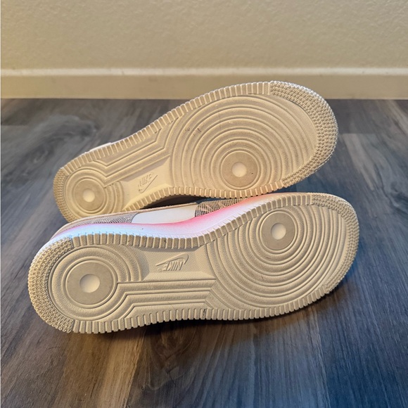 Bedazzled with Swarovski crystals AF1’s with snake print - Picture 5 of 6